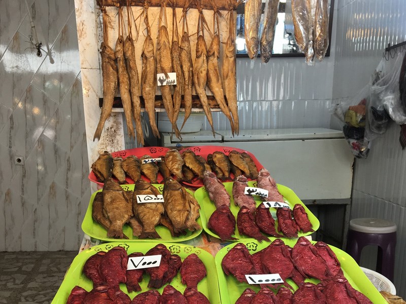 بازار سنتی لاهیجان، یکی از مراکز خرید لاهیجان